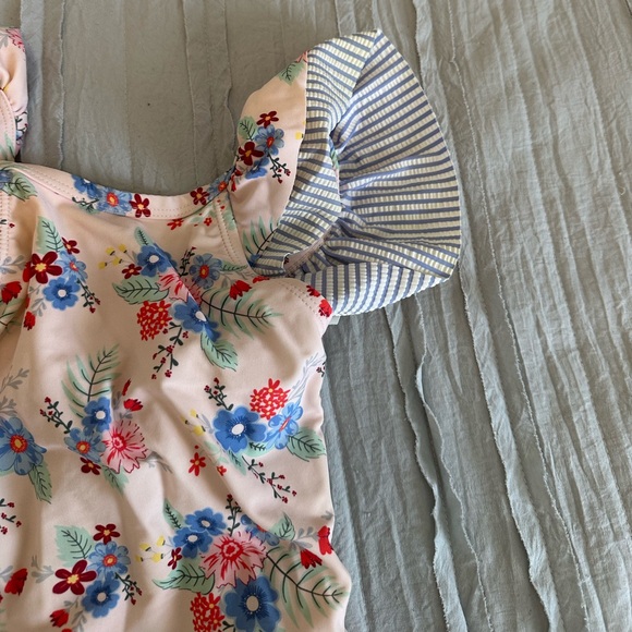 Ruffle Butts Bow V-Back One Piece Swimsuit | Size 6 - Picture 2 of 6